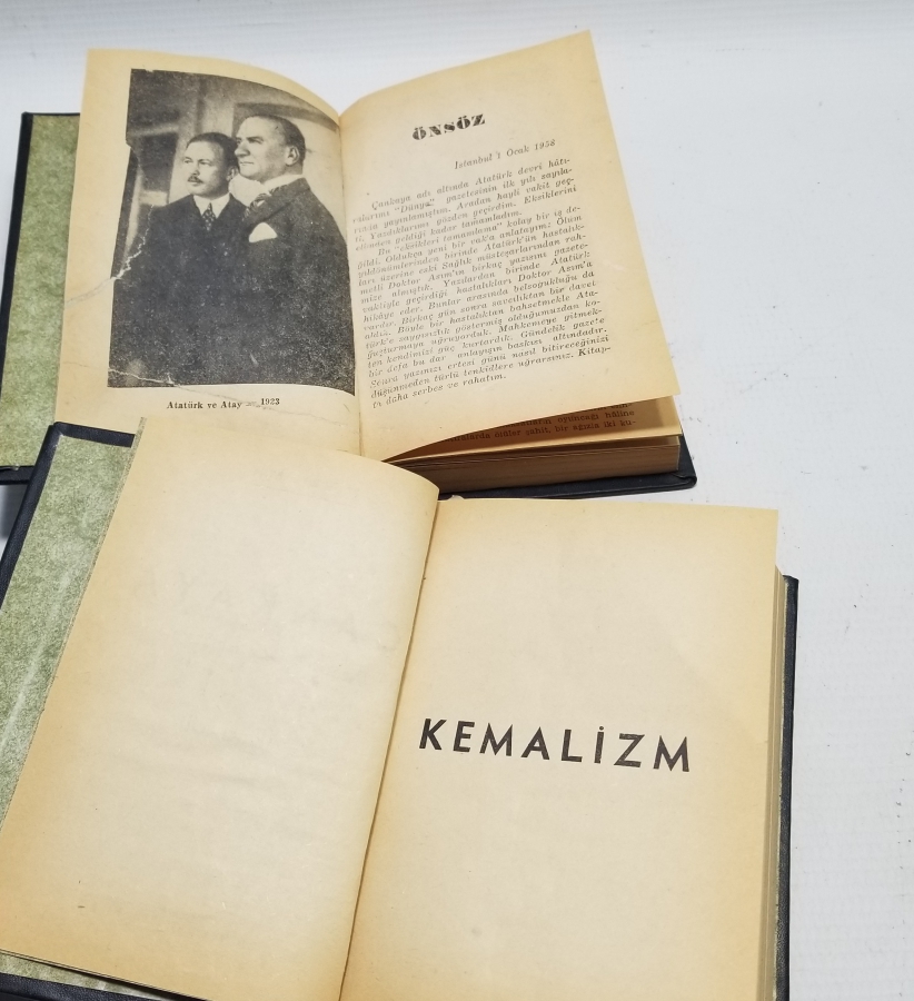 ATATÜRK DEVRİ HATIRALARI İSİMLİ İKİ CİLTLİK KİTAP