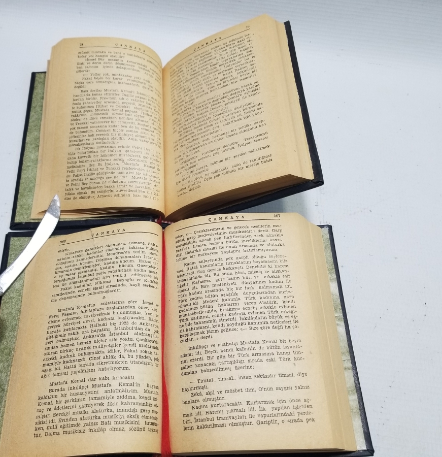 ATATÜRK DEVRİ HATIRALARI İSİMLİ İKİ CİLTLİK KİTAP