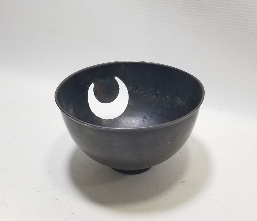 ÜZERİ HİLAL FORMLU METAL MUMLUK