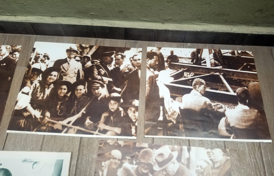 BÜYÜK BOY CUMHURİYET DÖNEMİ İKİNCİ BASKI ATATÜRK GÖRSELLİ FOTOĞRAFLAR