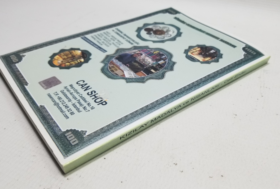 KIZILAY MADALYA VE NİŞANLARI İSİMLİ PRESTİJ KİTAP