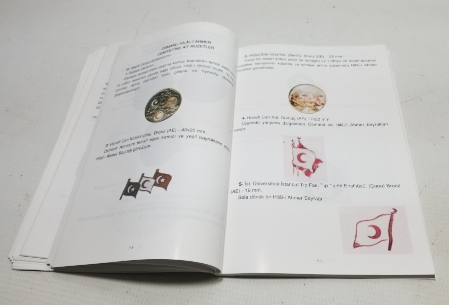 KIZILAY MADALYA VE NİŞANLARI İSİMLİ PRESTİJ KİTAP