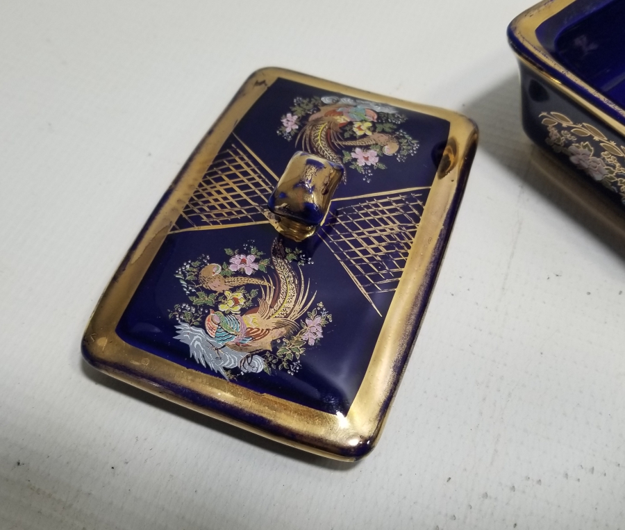 ÜZERİ ALTIN VARAKLI YERLİ YAPIM PORSELEN KAPAKLI SİGARALIK