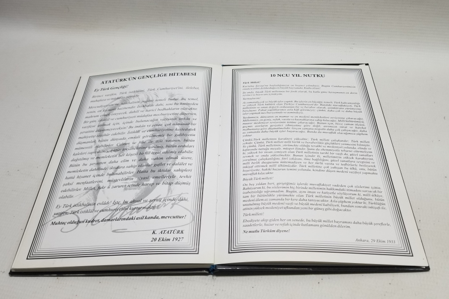 RESİMLERLE ATATÜRK ALBÜMÜ