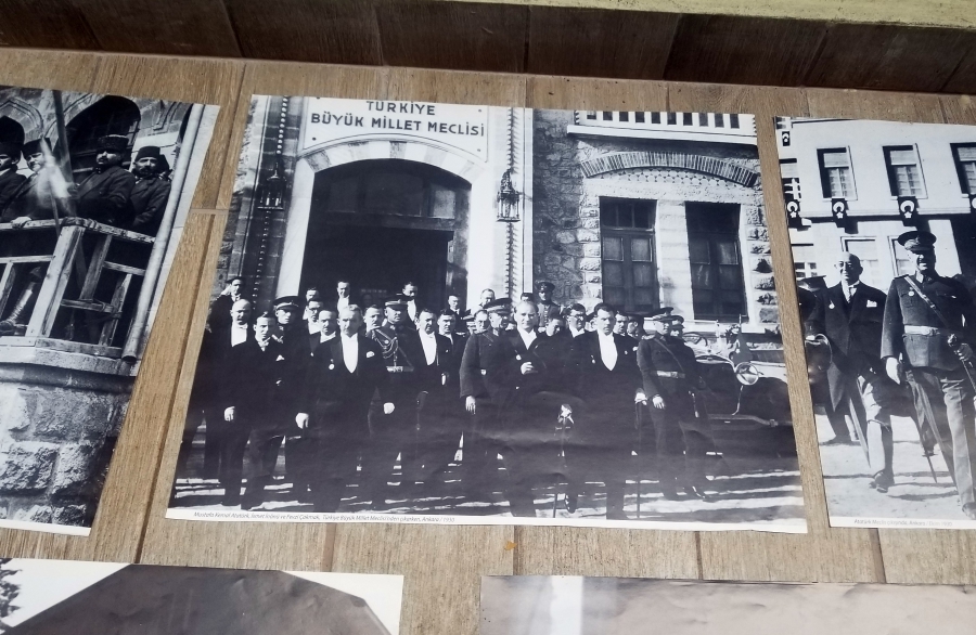 BÜYÜK BOY CUMHURİYET DÖNEMİ İKİNCİ BASKI ATATÜRK GÖRSELLİ FOTOĞRAFLAR