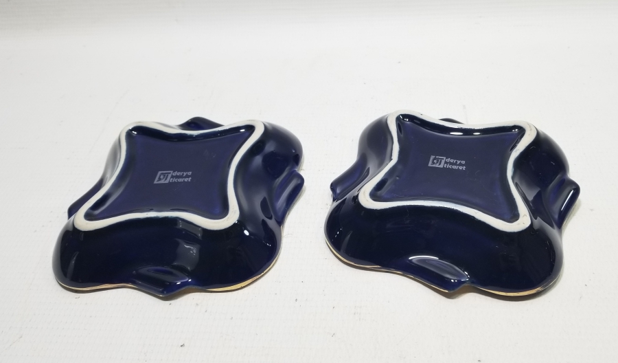 ÜZERİ ALTIN VARAKLI YERLİ YAPIM PORSELEN ÇİFT KÜLLÜK