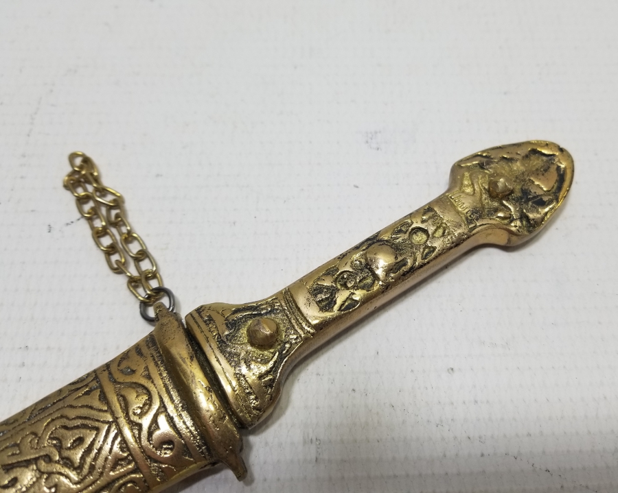 KABARTMA İŞÇİLİKLİ HANÇER FORMLU ANTİKA ZARF AÇACAĞI