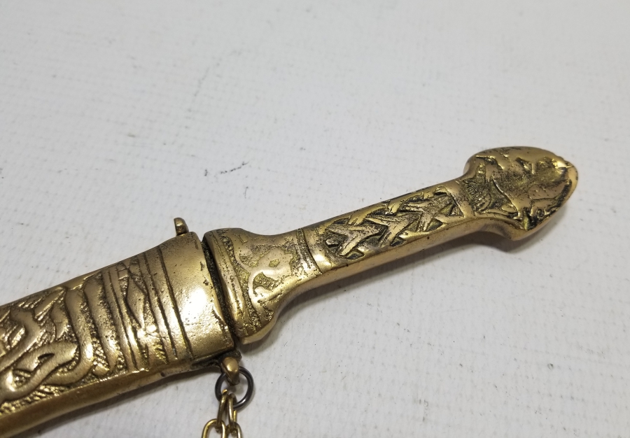 KABARTMA İŞÇİLİKLİ HANÇER FORMLU ANTİKA ZARF AÇACAĞI