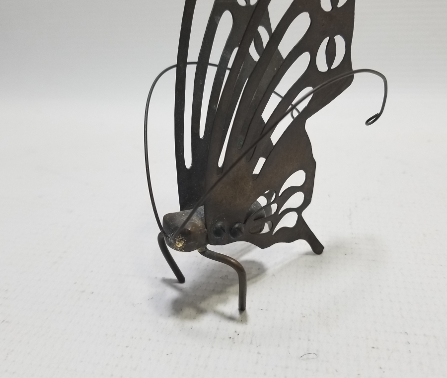 METAL MASA ÜSTÜ KELEBEK FORMLU PEÇETELİK