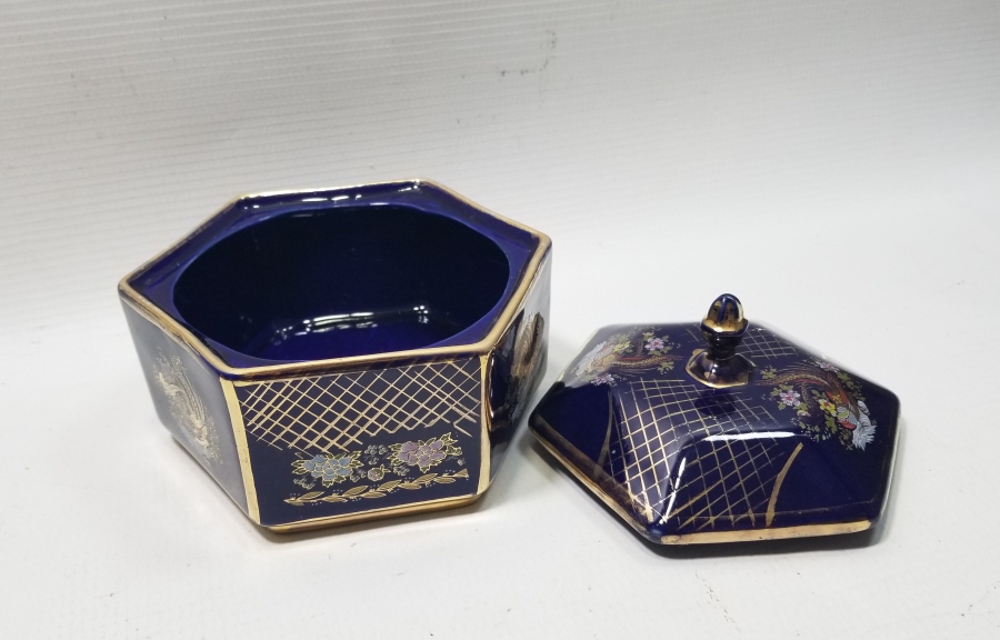 ÜZERİ ALTIN VARAKLI YERLİ YAPIM PORSELEN ŞEKERLİK