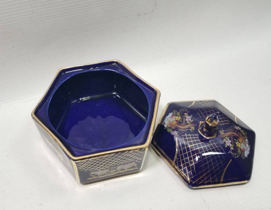 ÜZERİ ALTIN VARAKLI YERLİ YAPIM PORSELEN ŞEKERLİK