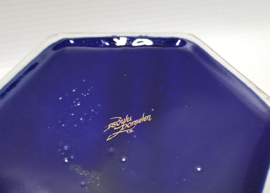 ÜZERİ ALTIN VARAKLI YERLİ YAPIM PORSELEN ŞEKERLİK