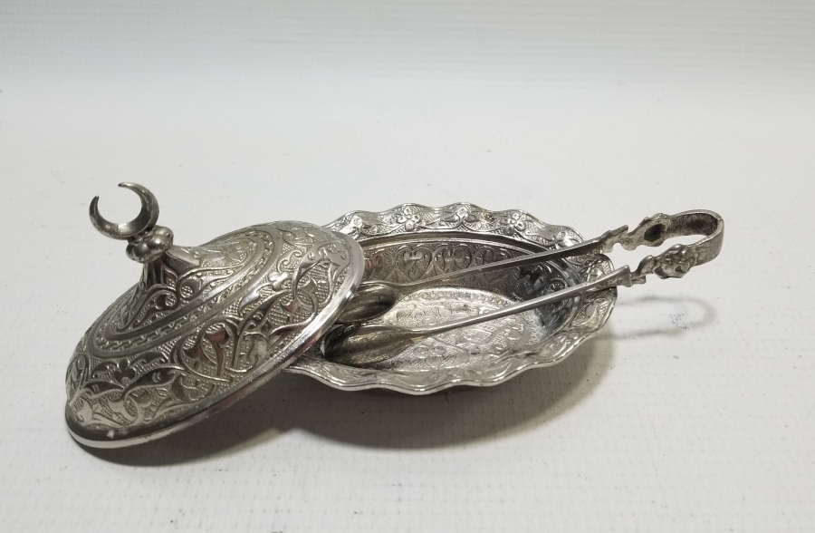 GÜMÜŞ KAPLAMA KABARTMA İŞÇİLİKLİ ŞEKERLİK VE TUTMACI