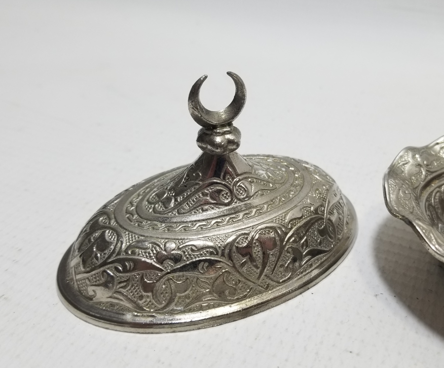 GÜMÜŞ KAPLAMA KABARTMA İŞÇİLİKLİ ŞEKERLİK VE TUTMACI