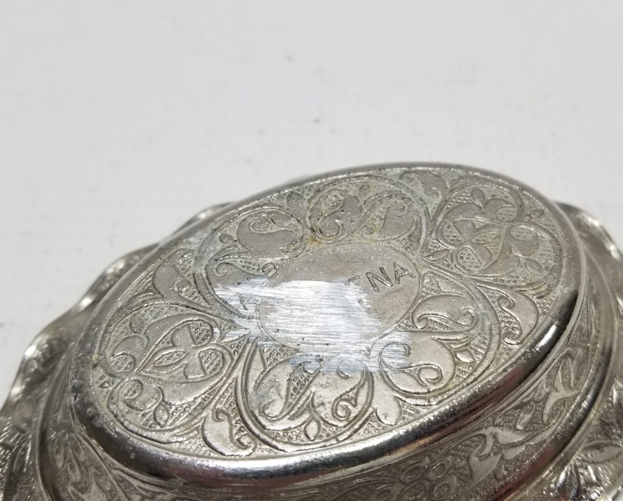 GÜMÜŞ KAPLAMA KABARTMA İŞÇİLİKLİ ŞEKERLİK VE TUTMACI