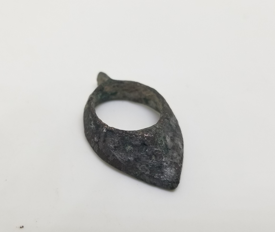 ÜZERİ KABARTMA İŞÇİLİKLİ OSMANLI DÖNEMİ ÇOCUK OKÇU YÜZÜĞÜ - ZİHGİR