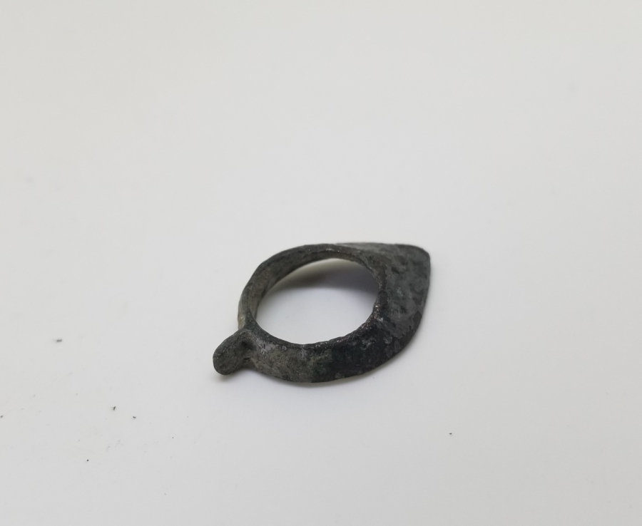 ÜZERİ KABARTMA İŞÇİLİKLİ OSMANLI DÖNEMİ ÇOCUK OKÇU YÜZÜĞÜ - ZİHGİR