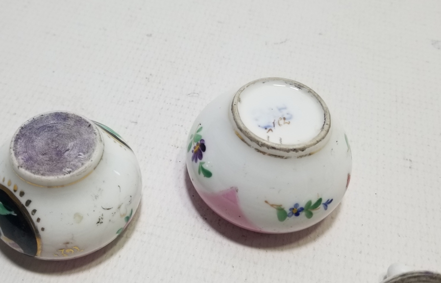 ÜZERLERİ EL BOYAMA OSMANLI DÖNEMİ İKİ ADET HATTAT HOKKASI