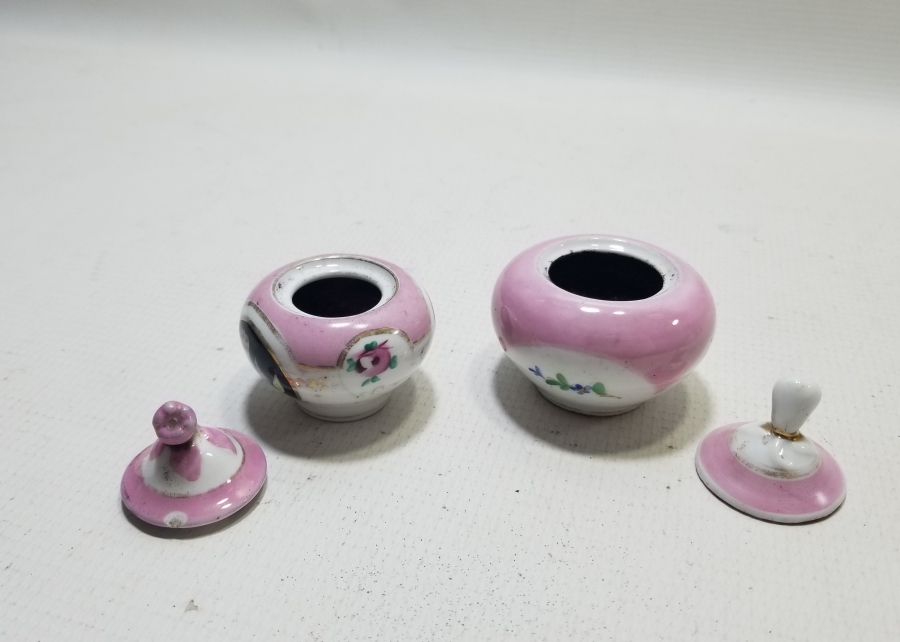 ÜZERLERİ EL BOYAMA OSMANLI DÖNEMİ İKİ ADET HATTAT HOKKASI