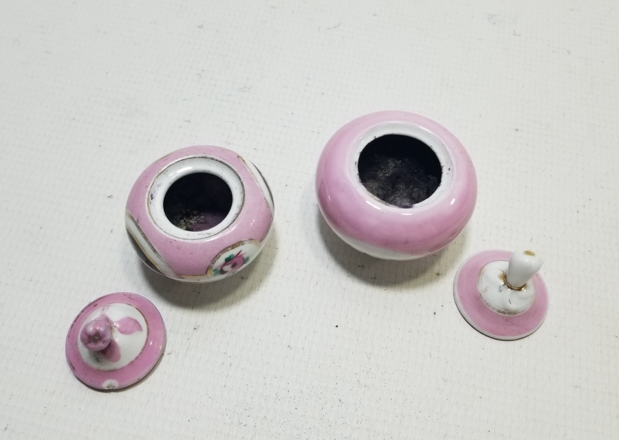 ÜZERLERİ EL BOYAMA OSMANLI DÖNEMİ İKİ ADET HATTAT HOKKASI