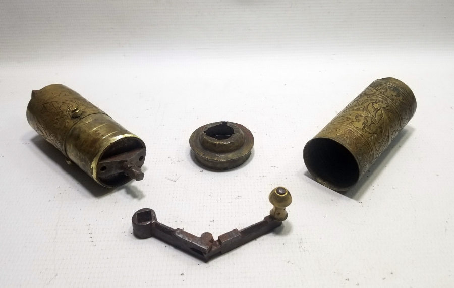 DERİK BAŞKATİBİ AĞZEZ BEY'E AİT KAHVE DEĞİRMENİ