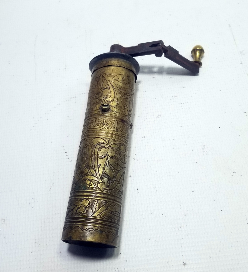 DERİK BAŞKATİBİ AĞZEZ BEY'E AİT KAHVE DEĞİRMENİ