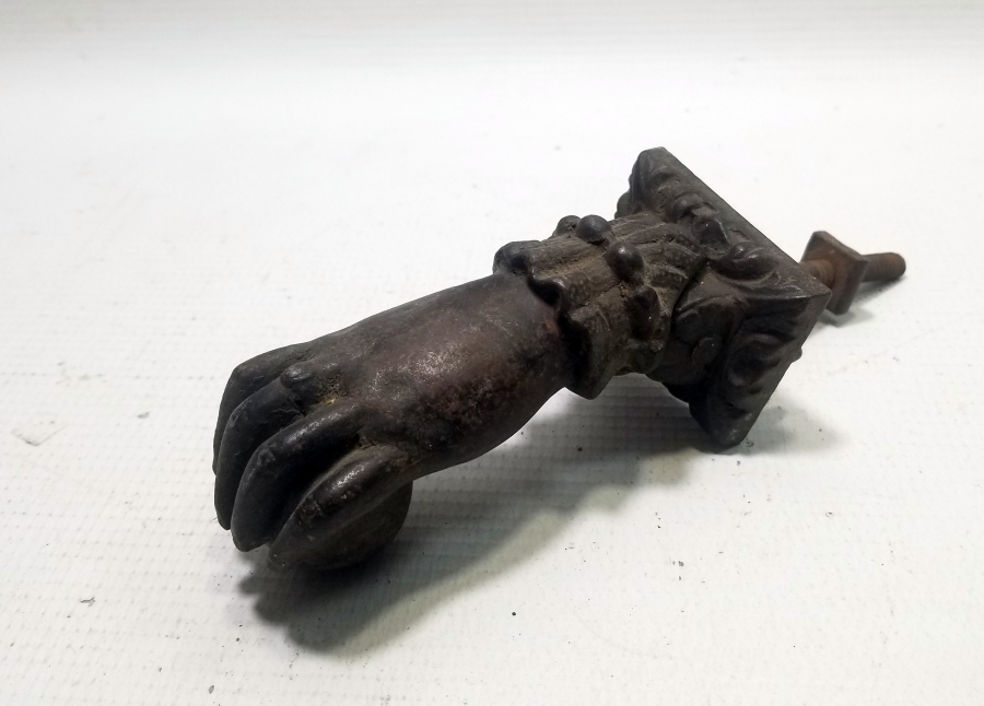 OSMANLI DÖNEMİ BÜYÜK BOY LEVANTEN HANIMELİ FORMLU KAPI TOKMAĞI