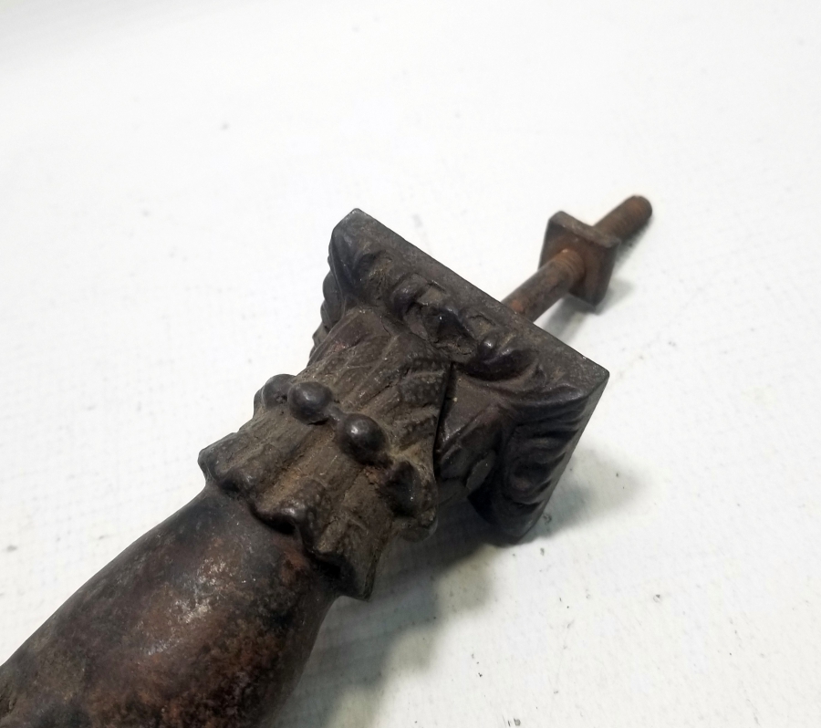 OSMANLI DÖNEMİ BÜYÜK BOY LEVANTEN HANIMELİ FORMLU KAPI TOKMAĞI