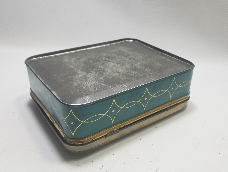 ANTİKA KAPAKLI TENEKE KUTU