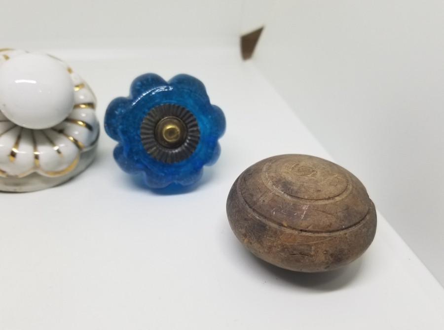 AHŞAP, CAM VE PORSELEN 4 ADET OSMANLI DÖNEMİ ÇEKMECE KULBU