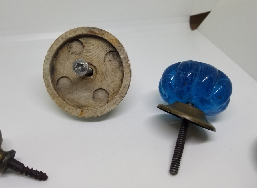 AHŞAP, CAM VE PORSELEN 4 ADET OSMANLI DÖNEMİ ÇEKMECE KULBU