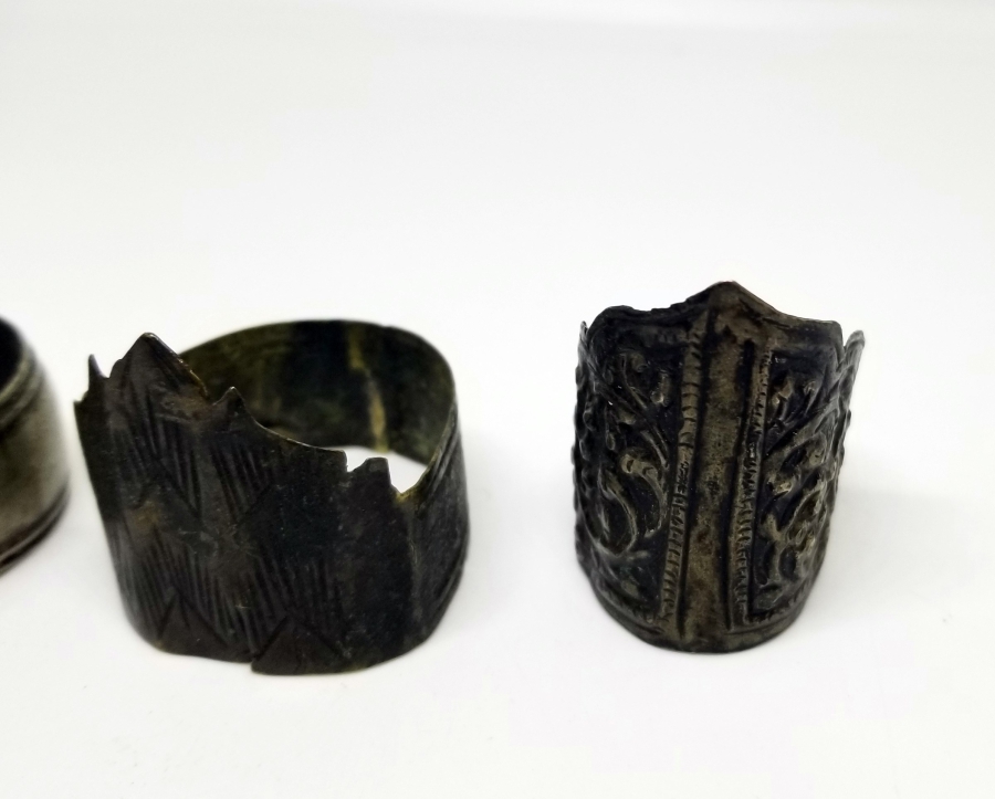 ÜZERLERİ KABARTMA İŞÇİLİKLİ OSMANLI DÖNEMİ 3 ADET TÜFEK BİLEZİĞİ