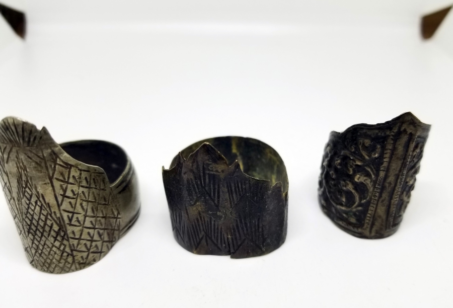 ÜZERLERİ KABARTMA İŞÇİLİKLİ OSMANLI DÖNEMİ 3 ADET TÜFEK BİLEZİĞİ