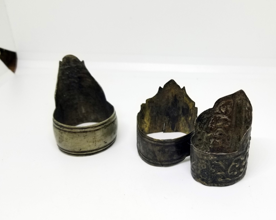 ÜZERLERİ KABARTMA İŞÇİLİKLİ OSMANLI DÖNEMİ 3 ADET TÜFEK BİLEZİĞİ