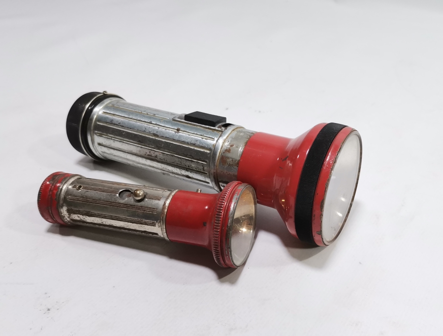 İKİ ADET ANTİKA EL FENERİ - EL LAMBASI