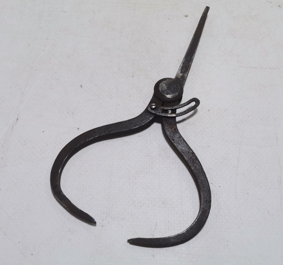 NADİR TİPTE OSMANLI DÖNEMİ MİMAR KUMPASI