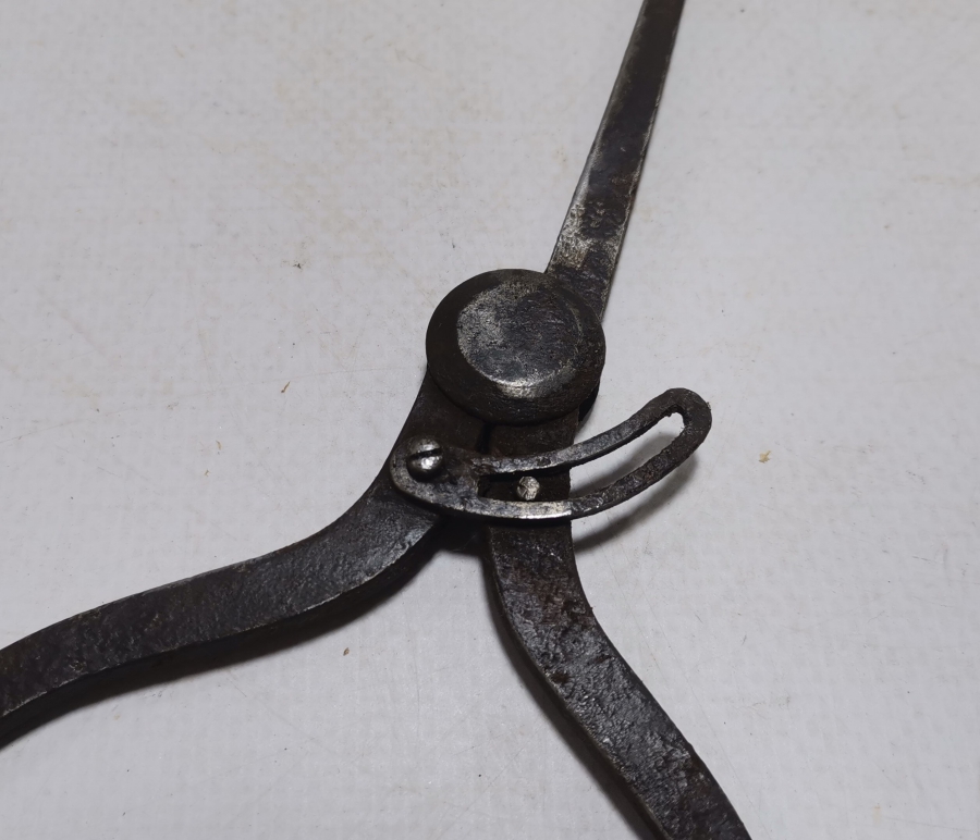 NADİR TİPTE OSMANLI DÖNEMİ MİMAR KUMPASI