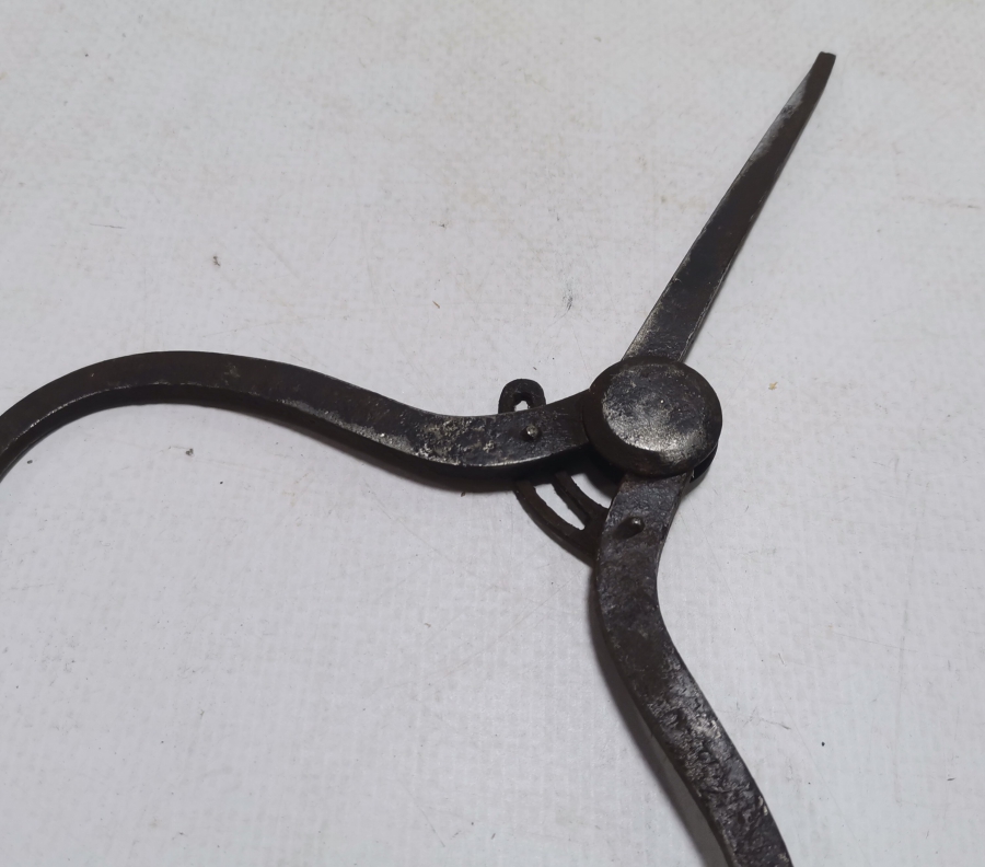 NADİR TİPTE OSMANLI DÖNEMİ MİMAR KUMPASI