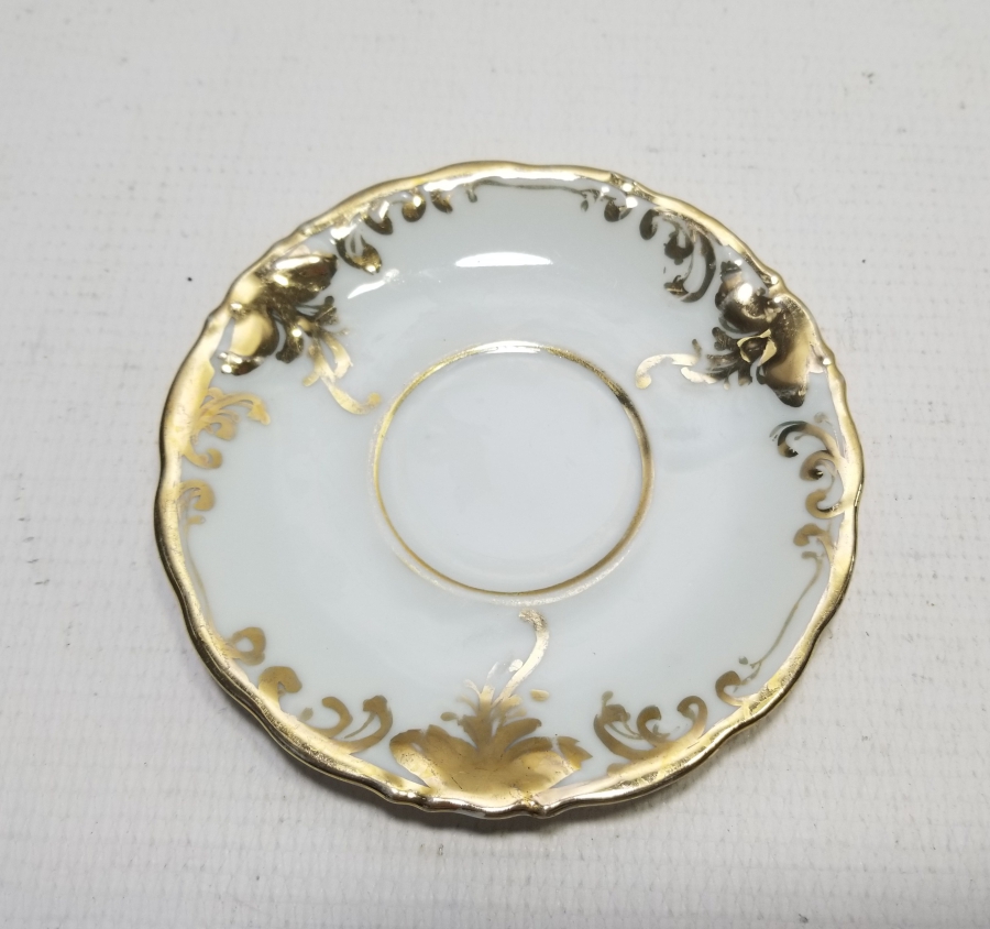 ÜZERİ ALTIN VARAKLI ANTİKA İNGİLİZ ÇAY FİNCANI ALTI