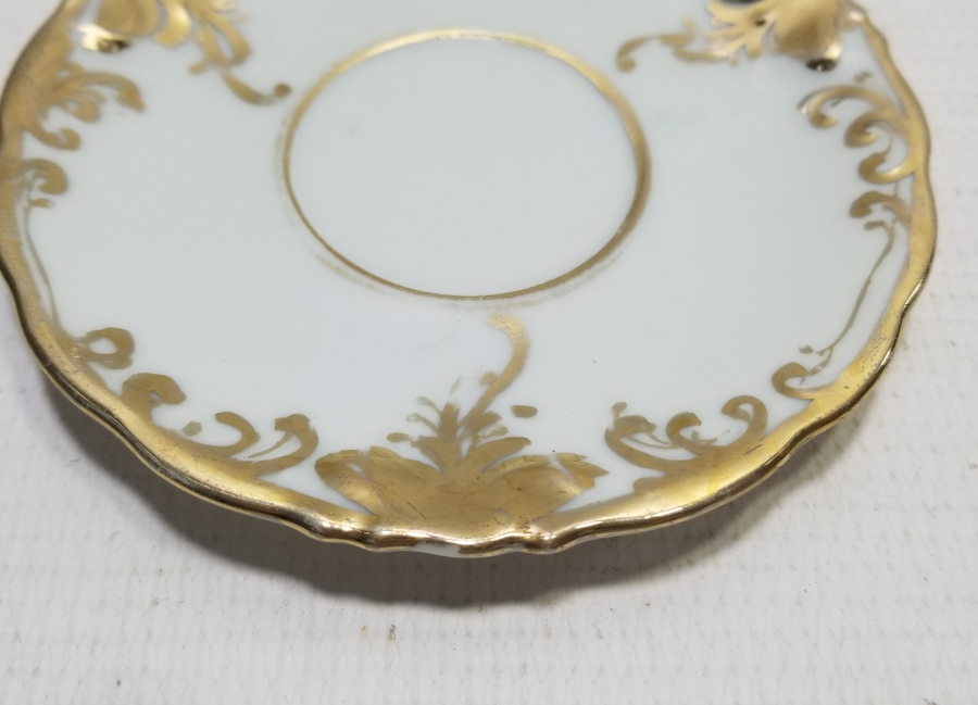 ÜZERİ ALTIN VARAKLI ANTİKA İNGİLİZ ÇAY FİNCANI ALTI