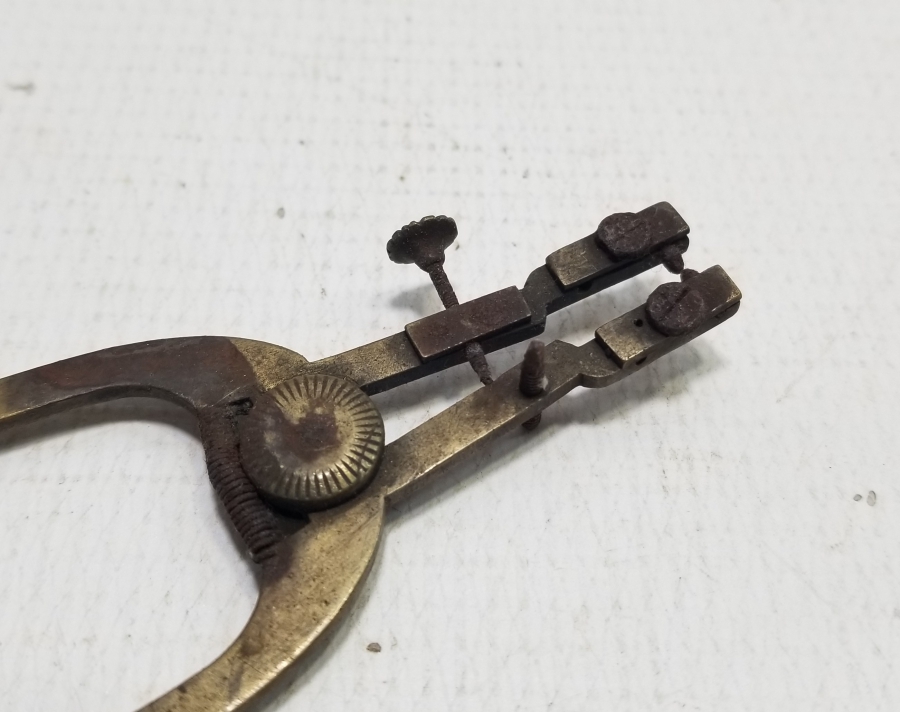 ÜZERİ AY YILDIZLI NADİR TİPTE OSMANLI DÖNEMİ SAATÇİ KUMPASI