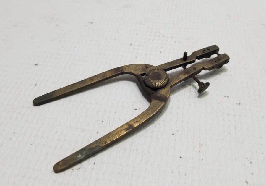 ÜZERİ AY YILDIZLI NADİR TİPTE OSMANLI DÖNEMİ SAATÇİ KUMPASI