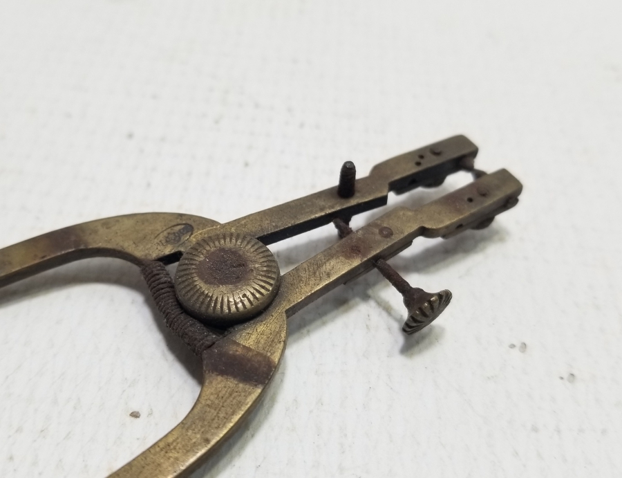 ÜZERİ AY YILDIZLI NADİR TİPTE OSMANLI DÖNEMİ SAATÇİ KUMPASI