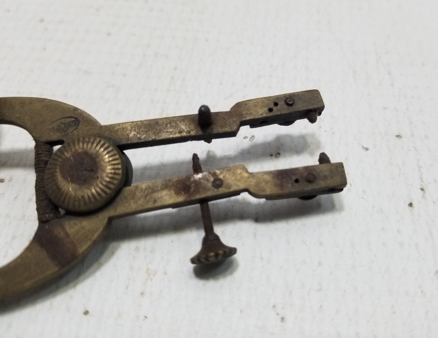 ÜZERİ AY YILDIZLI NADİR TİPTE OSMANLI DÖNEMİ SAATÇİ KUMPASI