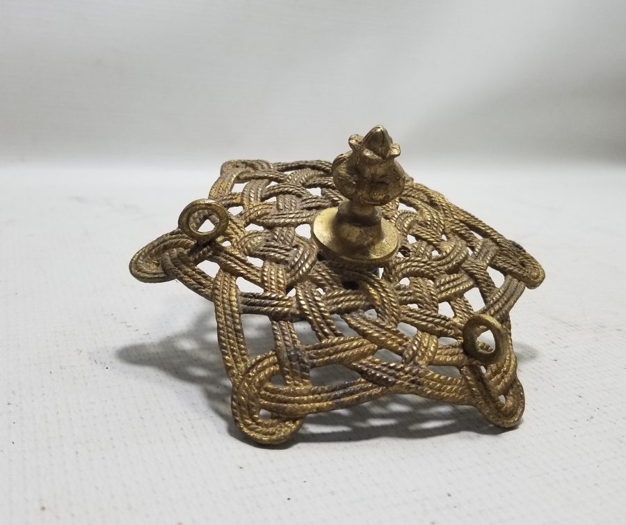 OSMANLI DÖNEMİ KABARTMA İŞÇİLİKLİ SÜLEYMANİYE YAPIMI KANDİL - MUMLUK ASKISI