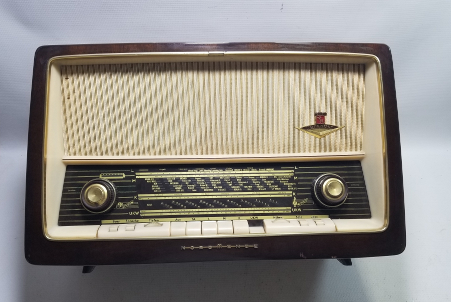 ÇALIŞIR DURUMDA ANTİKA RADYO