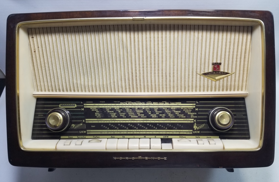 ÇALIŞIR DURUMDA ANTİKA RADYO