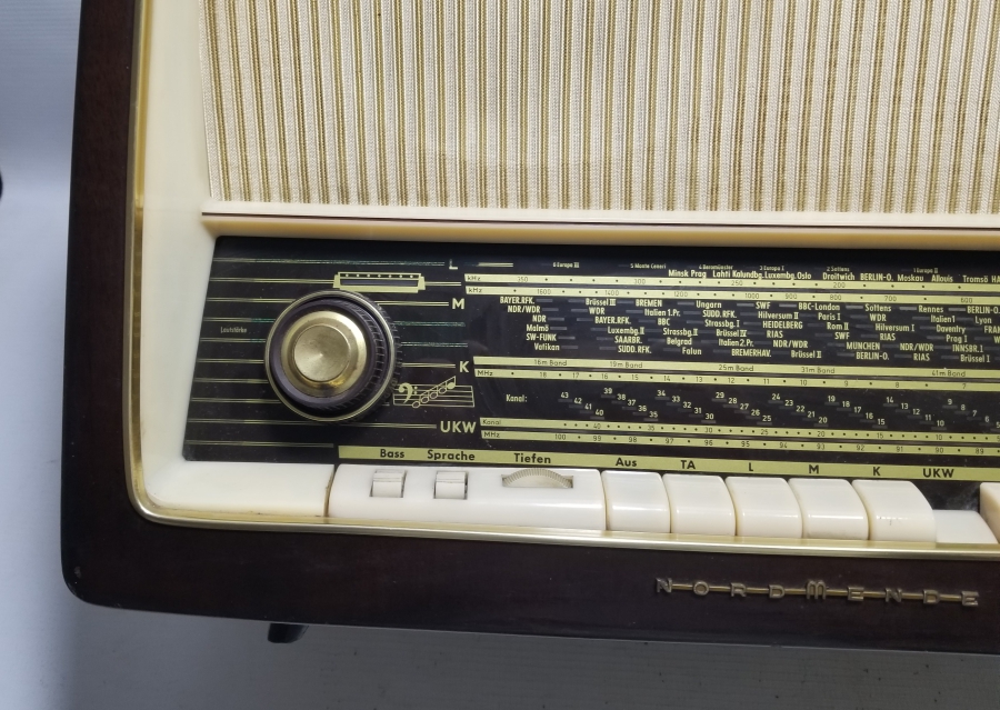 ÇALIŞIR DURUMDA ANTİKA RADYO