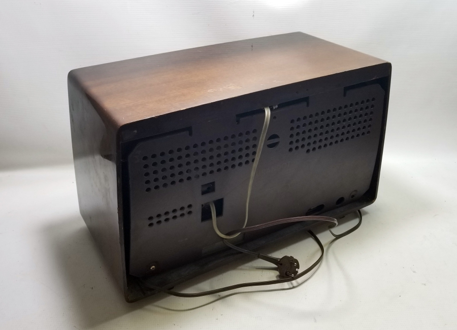 ÇALIŞIR DURUMDA ANTİKA RADYO