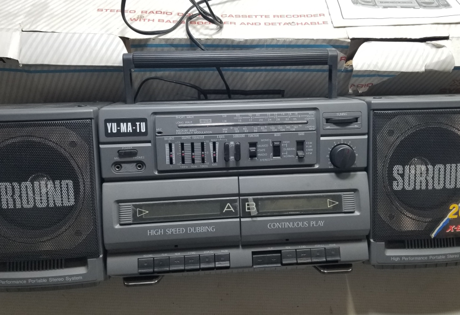 ORİJİNAL KUTUSUNDA ANTİKA KASETÇALAR RADYO